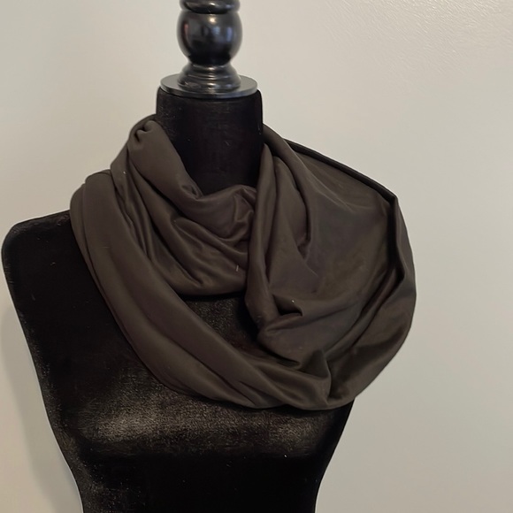 Beyond Yoga Pocket Infinity Scarf - Picture 1 of 6